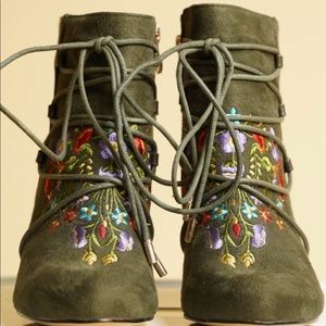 A Rider Girl olive lace boots 8